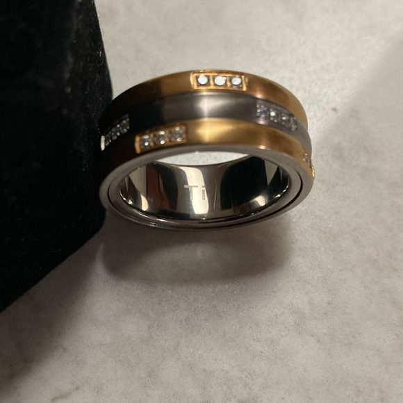 Titanium Spinner band 14GP outer edges CZ - 3 rows 4 batches of 3 CZ per row Sz9 - Picture 5 of 7